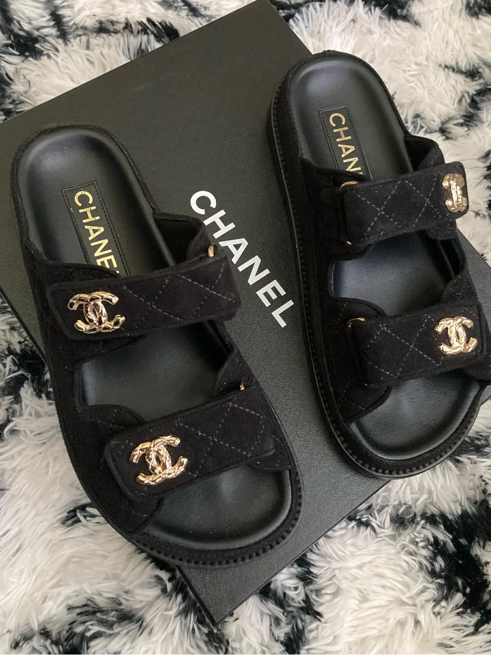 CHANEL stylish slide